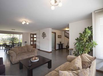 Casa · 292m² · 3 Habitaciones · 3 Estacionamientos · Casa de Venta en Tumbaco Sector La Ceramica