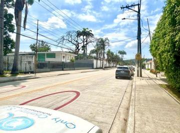 Oficina comercial , Guayaquil · Vendo Propiedad Urdesa Comercial Zarc - 2 Ave Otto Arosemena Gomez. Ideal Oficinas, Clínicas, Comercio