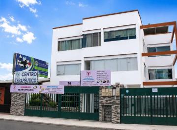 Casa de 8 habitaciones, Quito · Casa Rentera en Venta en San Antonio