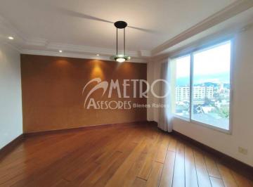 Departamento de 4 habitaciones, Quito · Departamento 220 m² en Alquiler Quito Tenis con Hermosa Vista