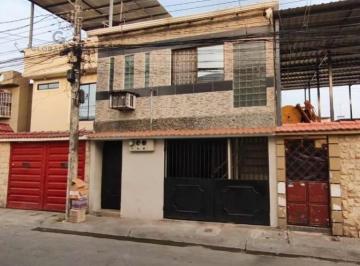 Casa · 237m² · 7 Habitaciones · 1 Estacionamiento · Venta Casa Rentera Cdla Las Orquídeas, Norte de Guayaquil, 7 Hab J. C.