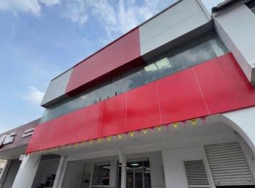 Local comercial , Guayaquil · Edificio Comercial Estratégico, Generando Ingreso Mensual - Av Portete