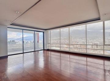 Departamento de 3 habitaciones, Quito · Con Vista, de Lujo, 246 m Cubiertos; 3 Dorm. $1.900