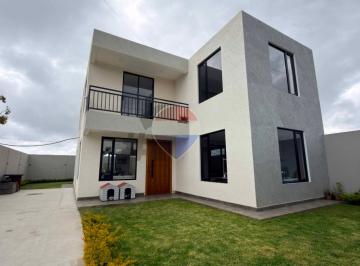 Casa de 4 habitaciones, Antonio Ante · Casa en Venta en Natabuela - Moderna, Amplia y Excelente Ubicación