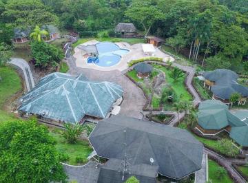 Hacienda-Quinta de 16 habitaciones, Puyo · Hermosa Hostería de Venta - 167 Hectáreas