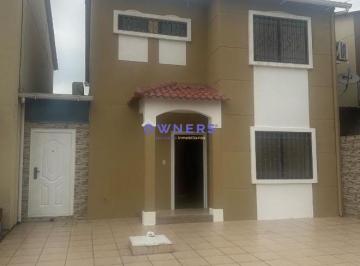 Casa · 145m² · 3 Habitaciones · 2 Estacionamientos · Se Alquila Casa Amoblada 3 Dormt Villa Club (Jlr)