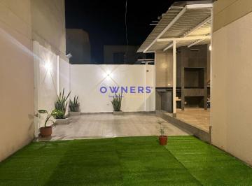 Casa · 120m² · 2 Habitaciones · 1 Estacionamiento · Casa en Venta La Joya 2 Dormt Full Patio (Jlr)