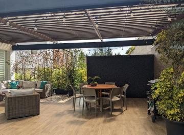 Casa · 336m² · 4 Habitaciones · 3 Estacionamientos · Espectacular Casa 3 Dorm. (Opción a 4), Amplios Jardines, Urbanización Privada, Nayón
