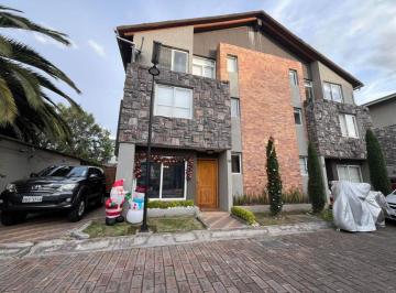 Casa de 4 habitaciones, Quito · Casa Sector La Primavera - Cumbayà