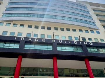 Oficina comercial , Guayaquil · 7047. Edificio Trade Building - Norte de Guayaquil, Alquilo Oficina Amoblada 40 m², $600.