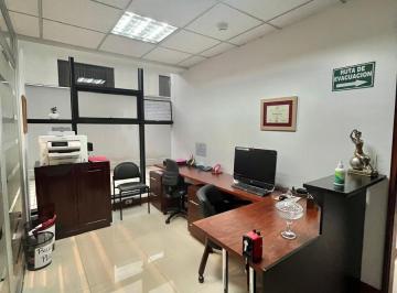 Oficina comercial · 93m² · 2 Estacionamientos · Oficina en Venta Sector La Coruña