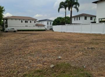 Terreno / Lote · 822m² · 2 Estacionamientos · Terreno en Venta en Plaza Lagos Etapa Delago