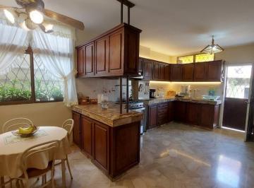 Casa · 190m² · 4 Habitaciones · 1 Estacionamiento · Venta de Villa de 4 Dorm. en Garzota Primera Etapa