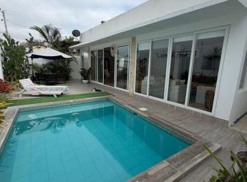 Casa de 3 habitaciones, Salinas · Casa a Una Cuadra del Mar