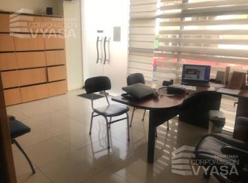 Local comercial · 115m² · 4 Estacionamientos · París - Gaspar de Villarroel, Excelente Local de Venta 115 m²