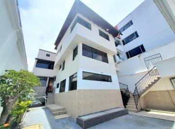 Casa · 300m² · 3 Habitaciones · 2 Estacionamientos · Vendo Casa con Departamento Adicional Ponceano Alto