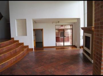 Casa de 4 habitaciones, Quito · Se Vende Casa en Cumbayá