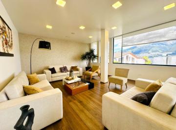 Casa de 3 habitaciones, Quito · Casa Remodelada Mas Suite Independiente en Venta Sector Gualguiltagua