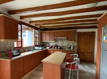 Casa de 3 habitaciones, Quito · Casa en Arriendo Totalmente Amoblada