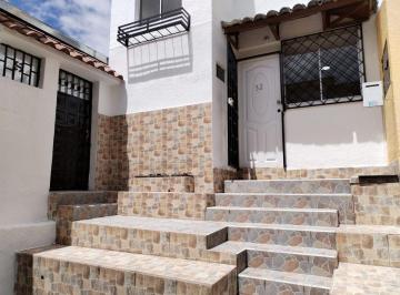 Casa de 2 habitaciones, Quito · Acogedora Casa en Venta. en El Conjunto Santa Catalina, en San José de Morán, Parroquia Calderón.