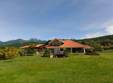 Departamento · 500m² · 6 Habitaciones · 20 Estacionamientos · Venta Espectacular Quinta 3.800 m² Cuenca $520.000