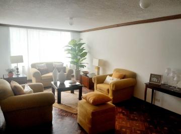 Departamento de 2 habitaciones, Quito · Urbanización Iñaquito Alto, a 5 Min del C. C. El Bosque, Amplio Departamento