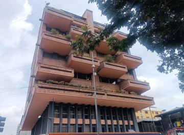 Departamento de 4 habitaciones, Quito · Vendo Departamento de 4 Dorm. Av Colón