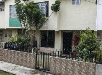INGRESO CASA · Casa en Conjunto Seguro con Parqueadero Propio | 3 Dorm.