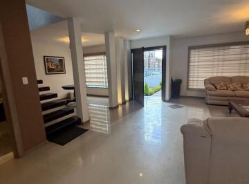 Casa de 3 habitaciones, Cuenca · Se Renta Casa Semiamoblada Sector Colegio Catalinas Ricaurte