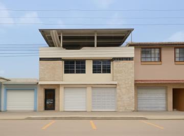 Casa · 502m² · 8 Habitaciones · Casa Multifamiliar con Local Comercial en Machala