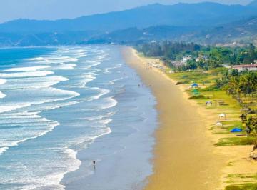 Terreno / Lote , Santa Elena · Terreno de Venta en Olón a 5 Minutos de La Playa
