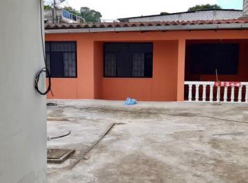 Casa de 2 habitaciones, Atacames · Terreno de 180 m Esquinero con Casa de 80 m Incluye un Local Pueden Remodelar o Construir