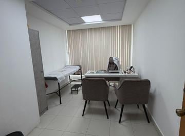 Consultorio , Quito · Hermoso Consultorio Pequeño de Arriendo (9 de Octubre)