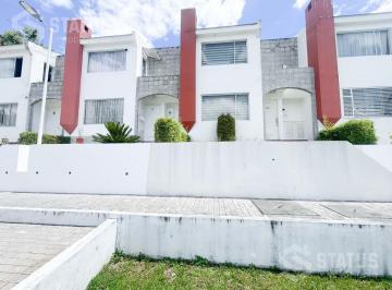Casa · 96m² · 3 Habitaciones · 1 Estacionamiento · Venta de Casa en Conocoto - Cerca Al Conjunto Residencial de La Empresa Eléctrica