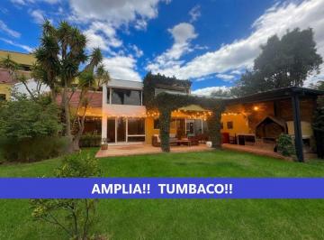 Casa de 3 habitaciones, Quito · Hermosa Casa de Venta en Tumbaco! Espacios Verdes!