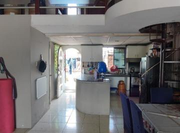 Casa de 10 habitaciones, Guayaquil · Edificio en Venta, Calle Brasil Sur de Guayaquil