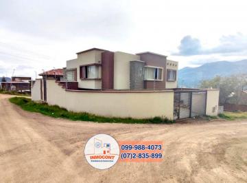 Casa de 3 habitaciones, Cuenca · Casa Esquinera de Venta con Amplia Area Verde - Racar