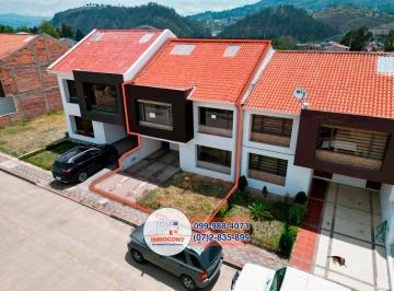 Casa de 4 habitaciones, Cuenca · Casa de Venta en Zona Residencial Sector Ricaurte C1266