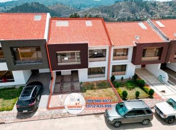 Casa de 4 habitaciones, Cuenca · Hermosa Casa de Venta en Condominio. Sector Molinopamba Alto