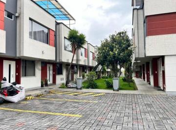 Casa · 190m² · 4 Habitaciones · 2 Estacionamientos · Venta Casa 190 m² Sector Cotocollao