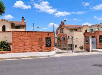 Casa · 160m² · 4 Habitaciones · 2 Estacionamientos · Sector Santa Lucia Casa en Venta