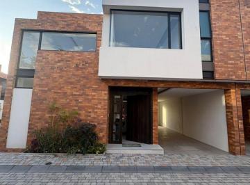 Casa de 3 habitaciones, Quito · Oportunidad. casa con 249 m² y 3 Habitaciones en Venta en Puembo