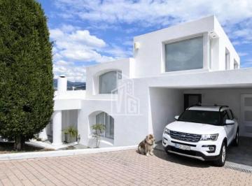 Casa de 4 habitaciones, Quito · Casa Mediterranea en Cumbaya