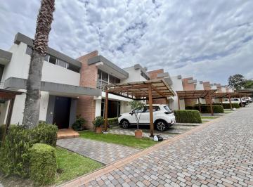 Casa · 250m² · 3 Habitaciones · 2 Estacionamientos · Casa de Venta en Tumbaco Sector El Nacional / Intervalles Dentro de Urbanizacion