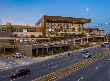 Terreno / Lote · 4295m² · Vendo Terreno Comercial Panamericana Norte Calderon Carapungo Portal Shopping