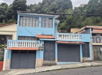 Casa de 7 habitaciones, Quito · De Oportunidad Casa Rentera 350.40 m² - San Juan - Centro de Quito