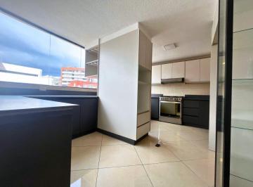 Departamento de 3 habitaciones, Quito · Arriendo Departamento 3 Dorm. en La Alpallana