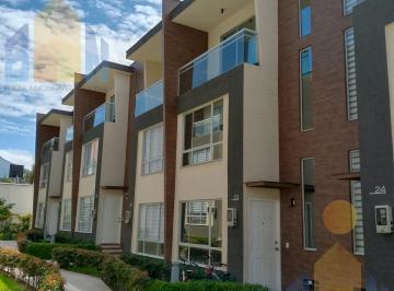Casa · 88m² · 3 Habitaciones · 1 Estacionamiento · Casas por Estrenar en Conjunto Privado Sector Pomasqui