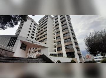 Departamento · 260m² · 3 Habitaciones · 2 Estacionamientos · Departamento Anoblado de Venta en Bellavista