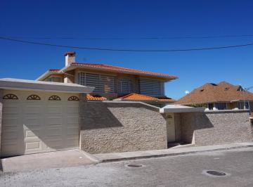 Casa de 4 habitaciones, Quito · Hermosa Casa Independiente en Arriendo Valle de Los Chillos